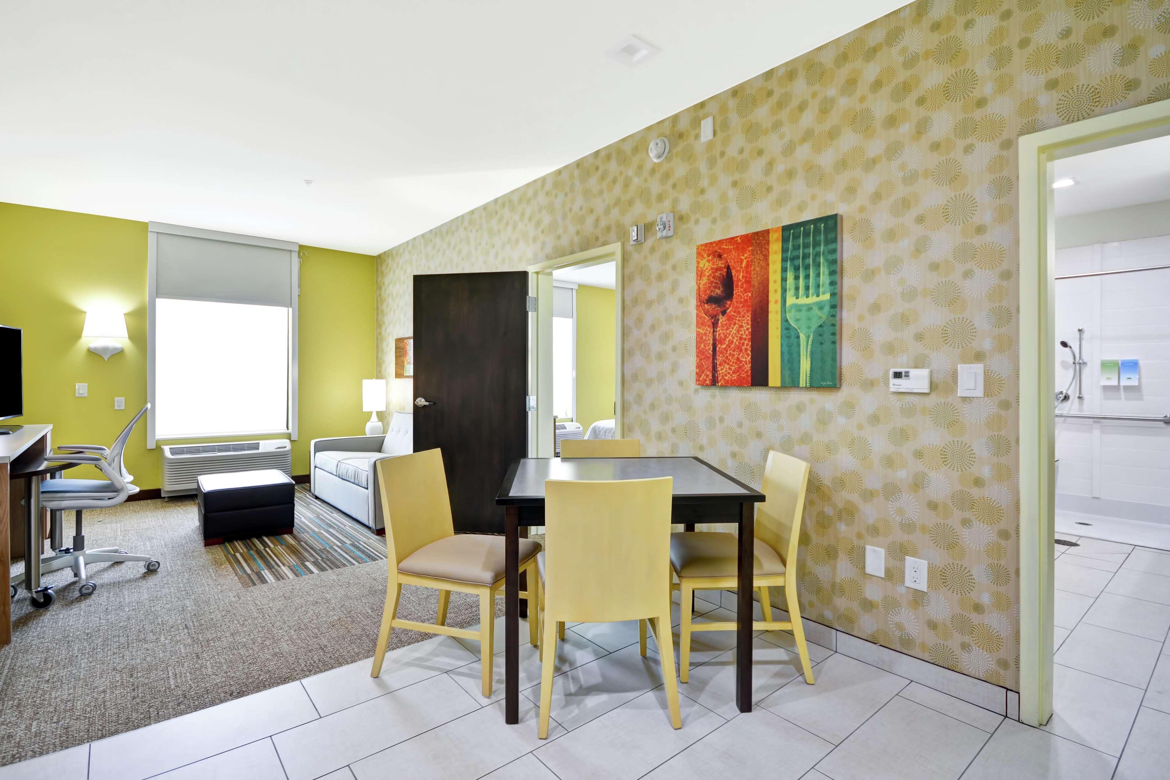 Hotel Home2 By Hilton Worth Southwest Cityview 3*