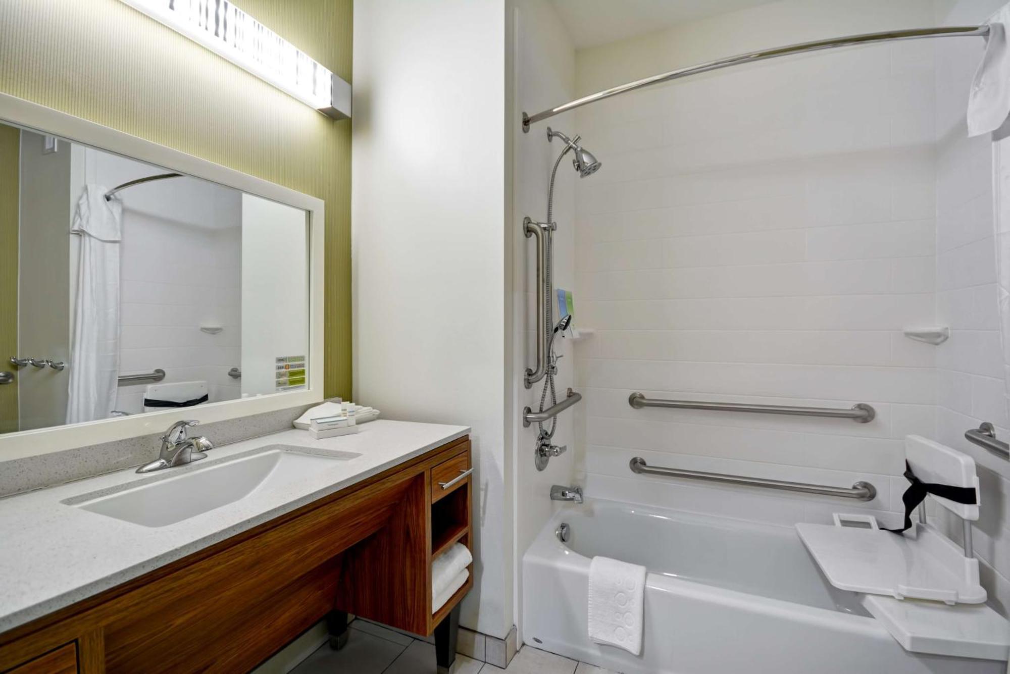 Hotel Home2 By Hilton Worth Southwest Cityview 3*