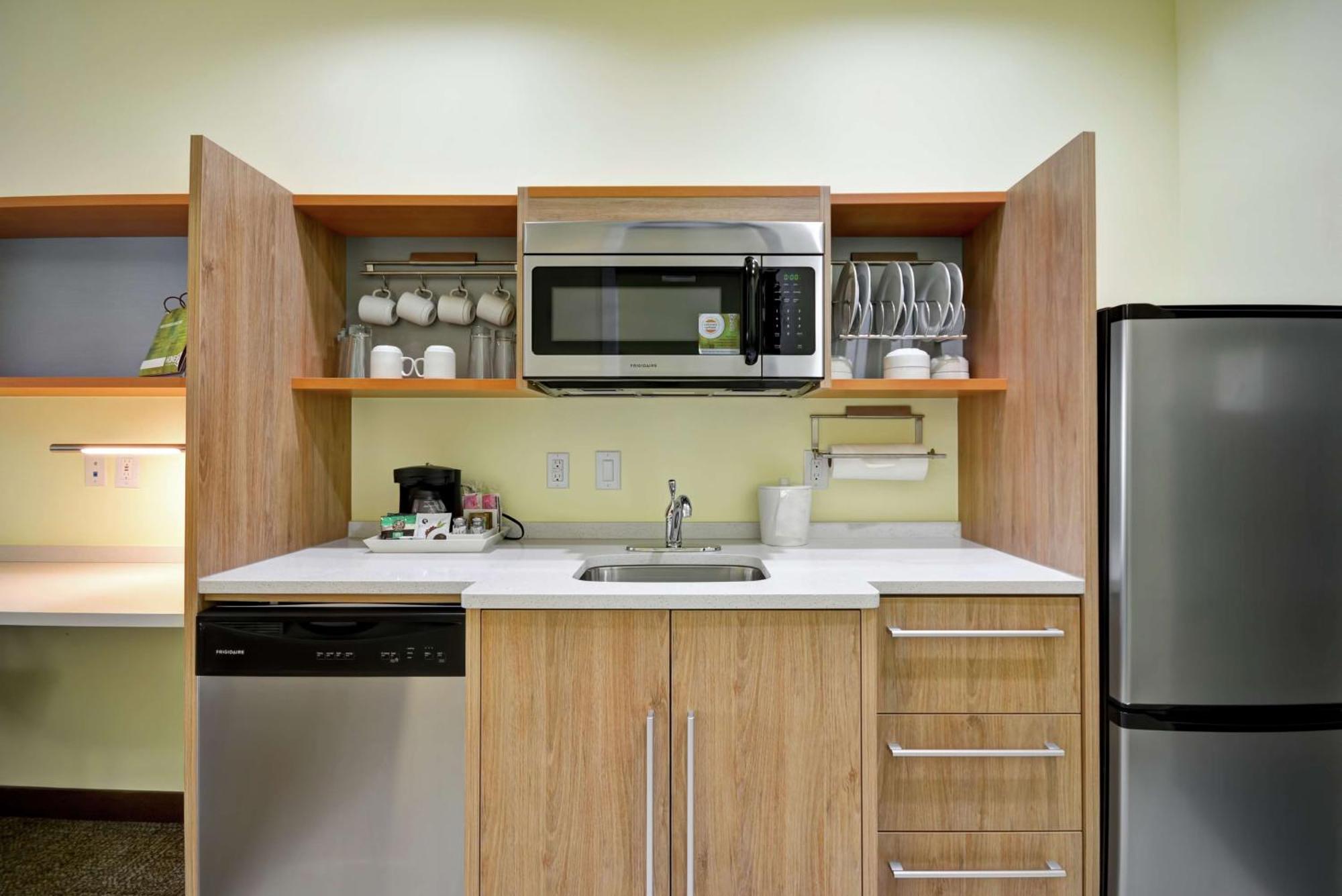 Hotel Home2 By Hilton Southwest Cityview 3*