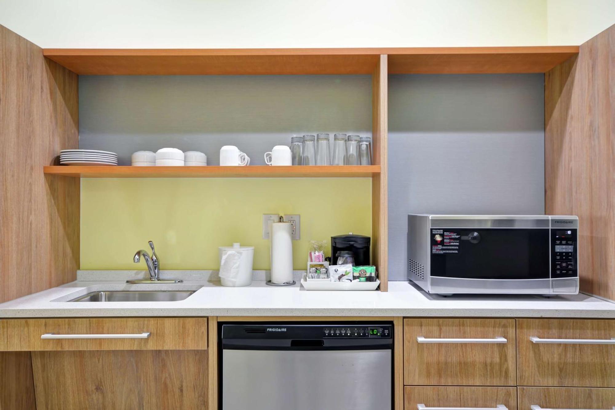 Hotel Home2 By Hilton Worth Southwest Cityview 3*
